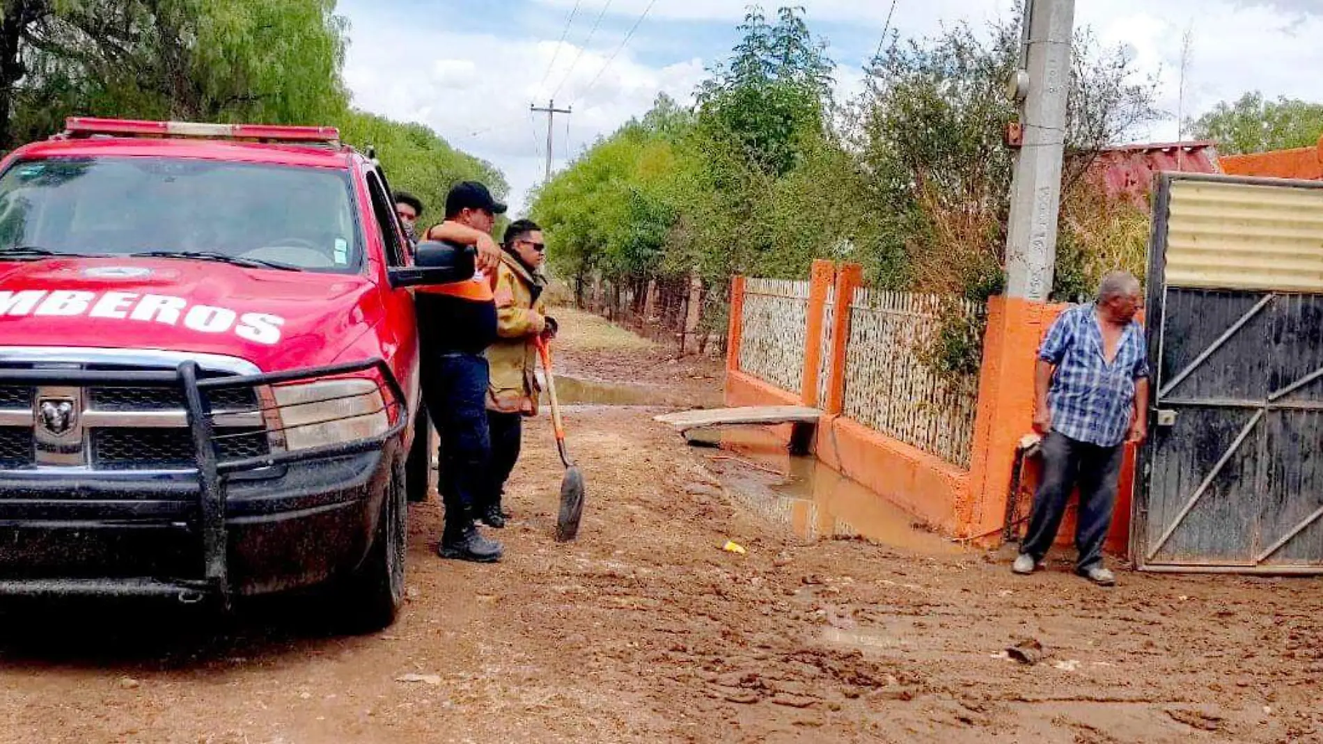 Elementos de Protección Civil realizaron labores de desazolve en dos comunidades de Pinos, Zacatecas